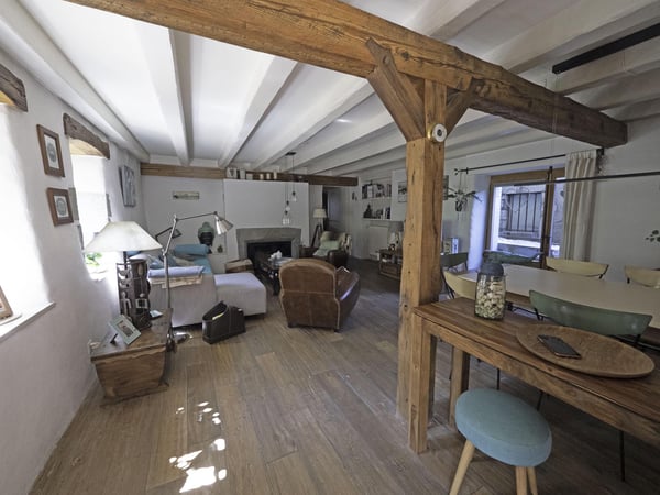 Maison bourrée de charme et de cachet à Certoux 3
