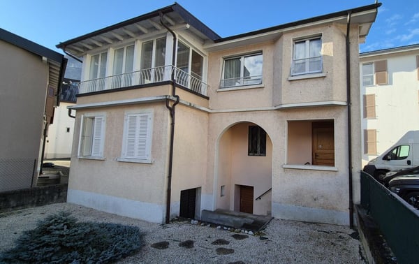 Maison villageoise au centre de Vouvry - un bien idéal pour investisseurs 1