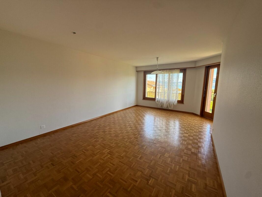 Appartement 4.5 pièces avec balcons vue lac (1er étage)