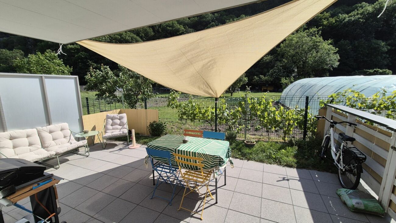 Immeuble de 3 appartements  (2 appartements de 2 pièces et 1 appartement de 4.5 pièces duplex)