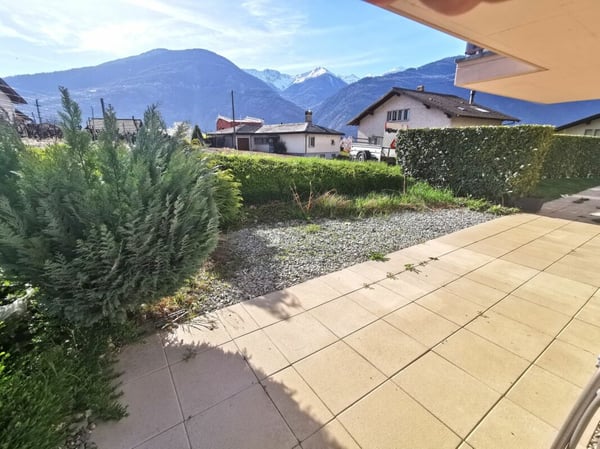 Appartement 2.5 pièces avec jardin dans immeuble résidentiel 2
