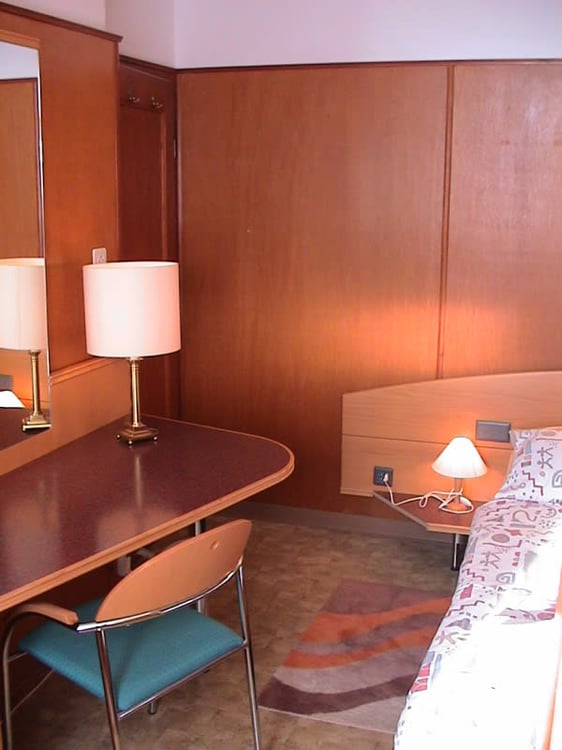 Hotelzimmer-Room mit/ohne Küche/Kitchen, Kurz- oder Langzeit mit Spezialpreis 3