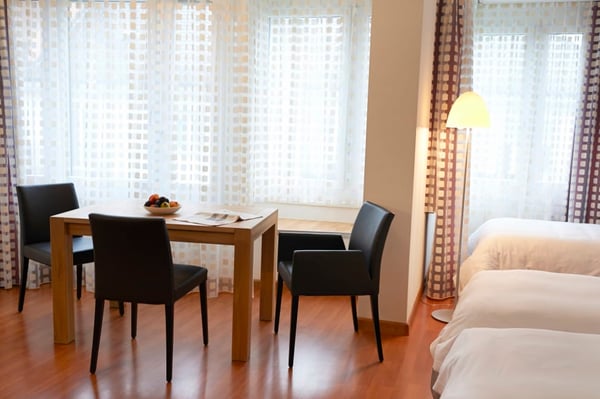 Modernes Apartmenthaus Nähe Syngenta und Roche / Modern block of flats near Syngenta and Roche 8