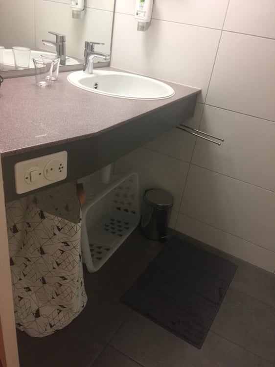 Modernes Apartmenthaus Nähe Syngenta und Roche / Modern block of flats near Syngenta and Roche 12