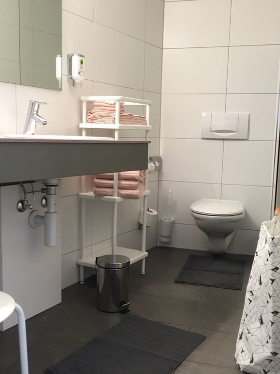 Modernes Apartmenthaus Nähe Syngenta und Roche / Modern block of flats near Syngenta and Roche 11