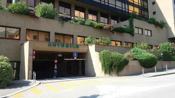 Lugano centro - affitasi posti auto 1