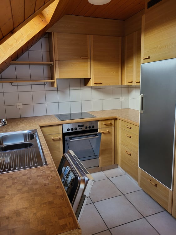 Grosszügige, helle Wohnung in 5-Familienhaus, in ruhigem und begrüntem Wohnquartier gelegen 4