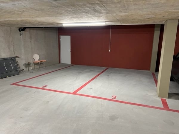 Parkplatz oder Doppelparkplatz, wenn gewünscht auch mit einem kleinen abschliessbaren Keller 2