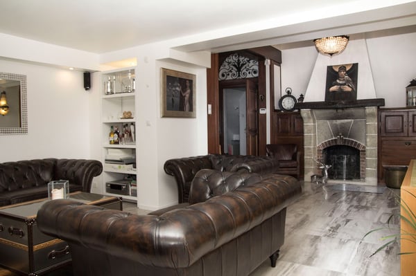 Maison Mitoyenne dans Propriété de prestige à Jouxtens-Mézery rénovée avec piscine. 2