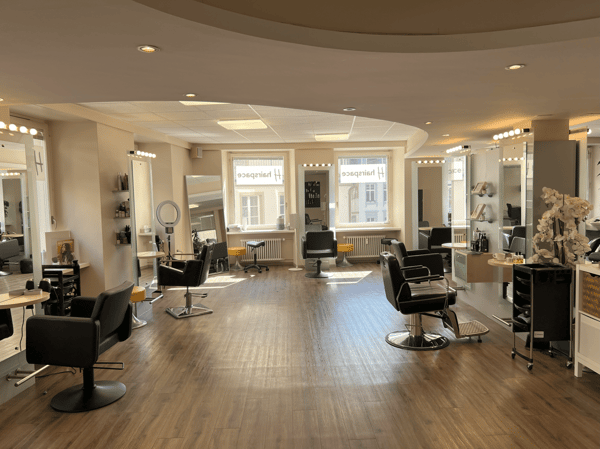 Coiffeur Stuhlmiete / Nagelplaz in Salon im herzen vom Basel 5