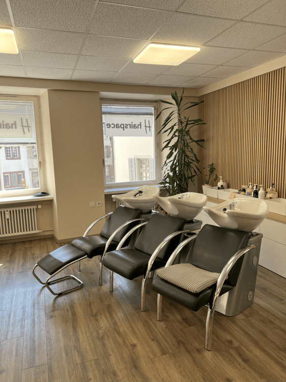 Coiffeur Stuhlmiete / Nagelplaz in Salon im herzen vom Basel 6