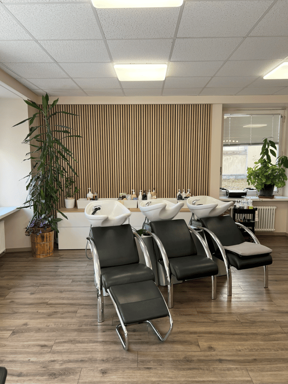 Coiffeur Stuhlmiete / Nagelplaz in Salon im herzen vom Basel 7