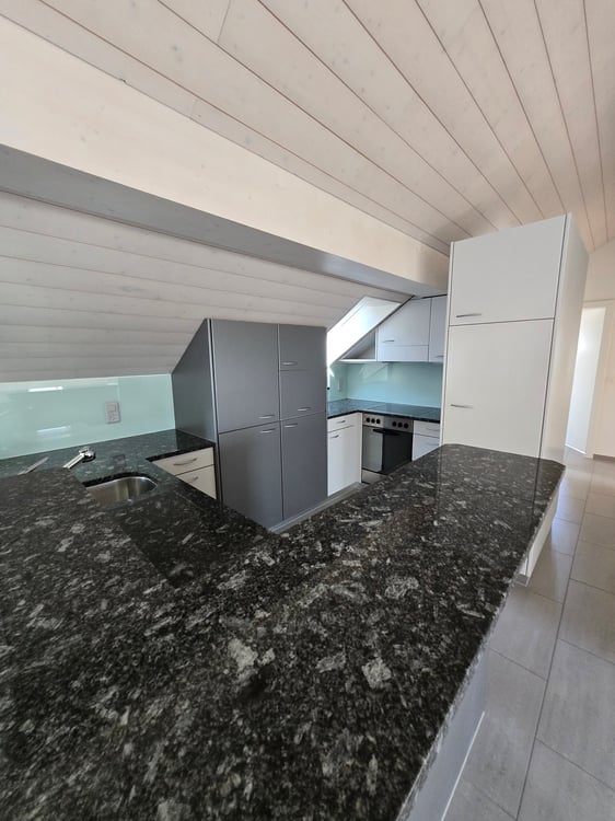 Wunderschöne Dachwohnung in ruhiger Lage in Belp zu vermieten 4