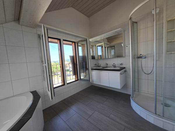 Wunderschöne Dachwohnung in ruhiger Lage in Belp zu vermieten 3