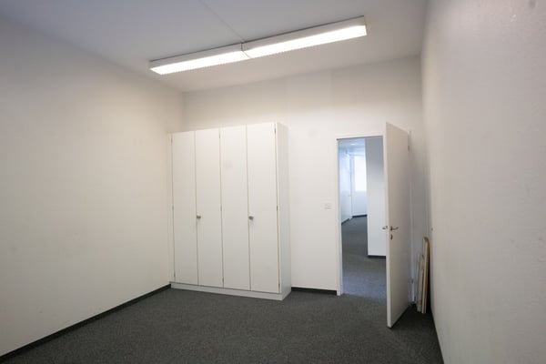 Per sofort 710m2 ausgebaute Büroräumlichkeiten in Urdorf zu vermieten 5