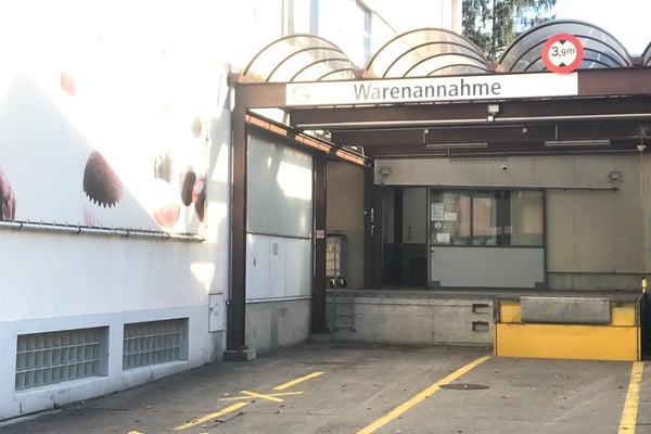 Industrie-/Gewerbefläche 2'115m2 plus Büro, Nebenflächen + Parkplätze 3