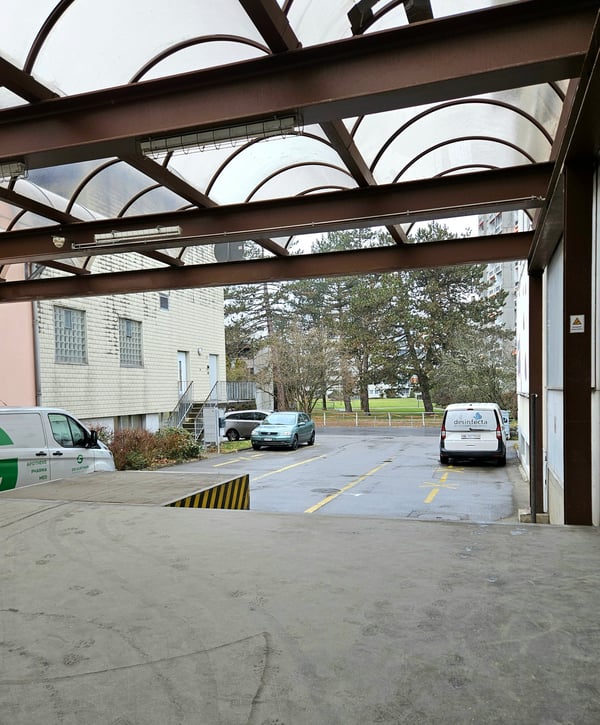 Industrie-/Gewerbefläche 2'115m2 plus Büro, Nebenflächen + Parkplätze 4