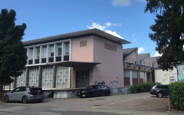 Industrie-/Gewerbefläche 2'115m2 plus Büro, Nebenflächen + Parkplätze 6