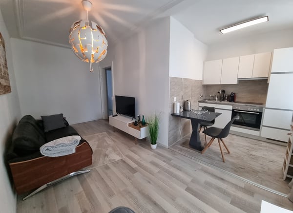 Möbliertes 2.5 Zimmer Wohnung 19