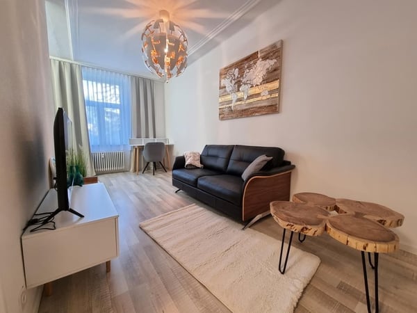 Möbliertes 2.5 Zimmer Wohnung 20