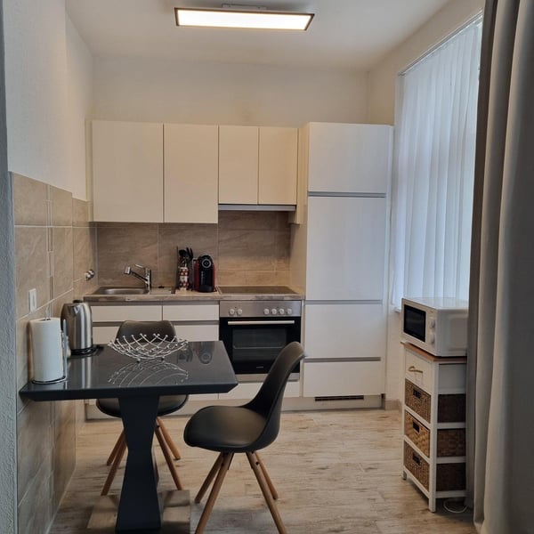 Möbliertes 2.5 Zimmer Wohnung 21