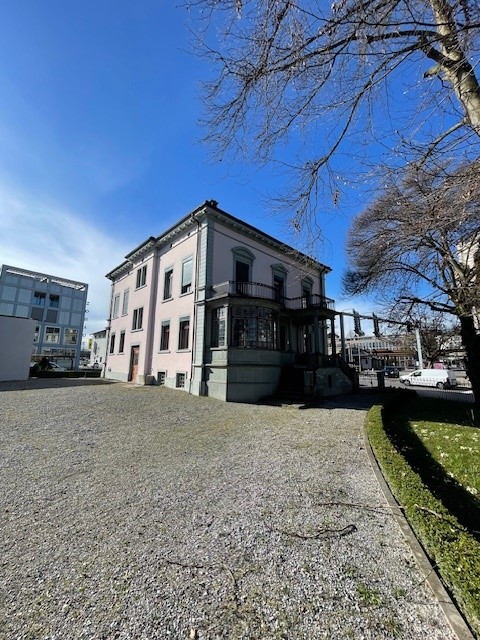 Vollausgebaute Atelier-/Bürofläche im Dachgeschoss in repräsentativer Villa im Herzen von Wetzikon 3