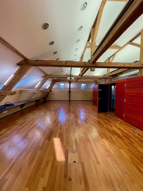 Vollausgebaute Atelier-/Bürofläche im Dachgeschoss in repräsentativer Villa im Herzen von Wetzikon 7