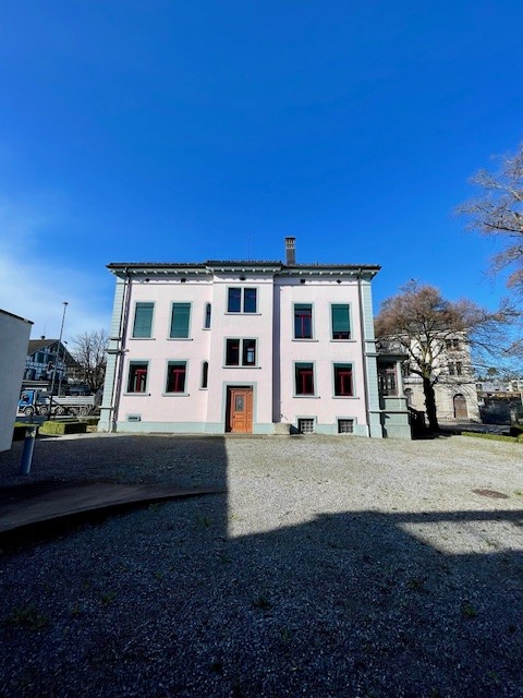 Vollausgebaute Atelier-/Bürofläche im Dachgeschoss in repräsentativer Villa im Herzen von Wetzikon 4
