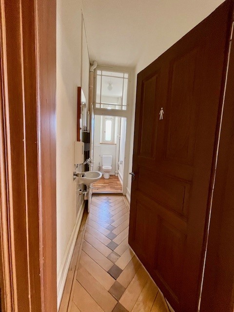 Repräsentative, historische Villa mit vollausgebauten Büroflächen 12