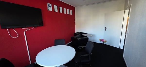 Attraktives, helles Büro in zentraler Lage 5