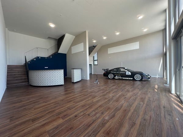 Zu Vermieten an Top Lage Büro-/Verkaufs-/Gewerbefläche 4