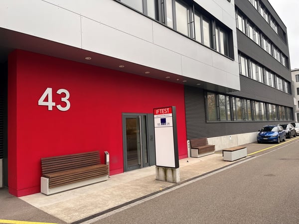 490 - 1'700 m2 Gewerbe - und Lagerfläche, RH 3.70 m mit super Logistik 2