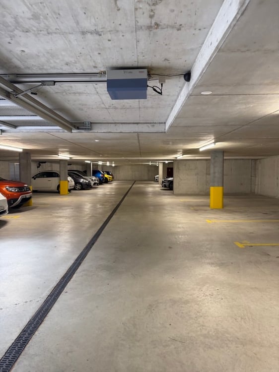 Stellplatz in privater Garage zu verkaufen 2