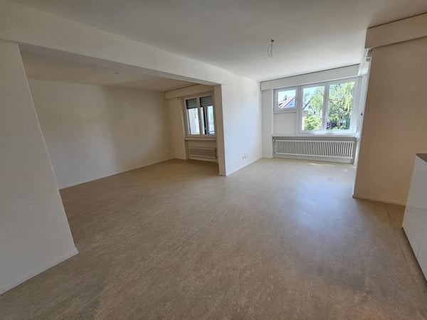 Eine Wohnperle mit zwei Eingängen und zwei Balkonen 3