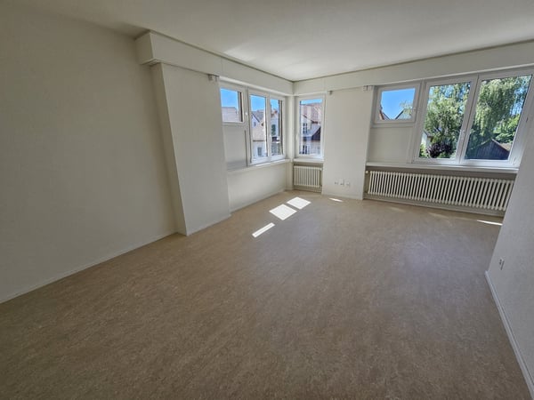 Eine Wohnperle mit zwei Eingängen und zwei Balkonen 2