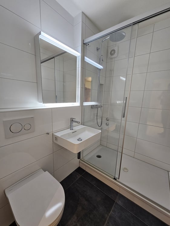 Eine Wohnperle mit zwei Eingängen und zwei Balkonen 5