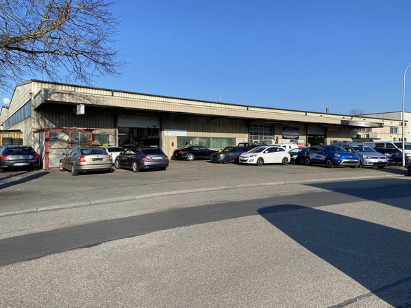 2 Gewerbeliegenschaften mit total 7'730 m2 Grundstückfläche 2