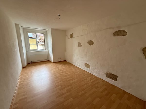 Charmante, helle und preiswerte 1 1/2 Zimmerwohnung im 2. OG (inkl. 1 PP) 4