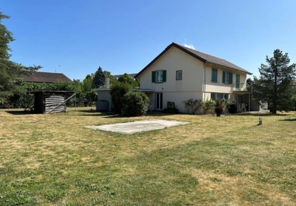 Charmantes 1.5-Zimmer-Einfamilienhaus mit Garage in Dulliken 2