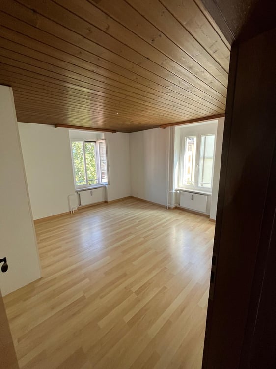 Schöne, helle und ruhige 5.5-Zimmer Wohnung in St. Gallen - Stadtnähe! 2