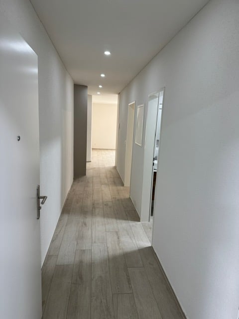 Moderne 1.5-Zimmer-Neubau-Wohnung  in Hallau 33