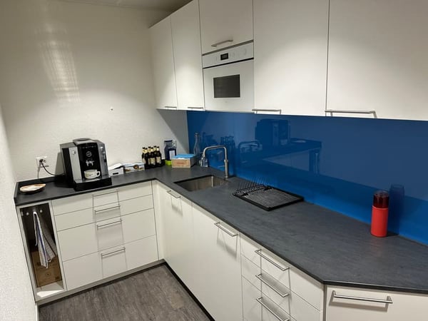 Moderne Büroräume im EG oder 1. OG - 160 m² an zentraler Lage in Wetzikon 3