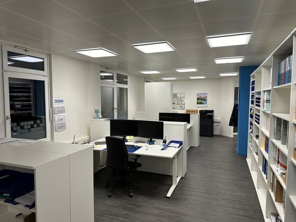 Moderne Büroräume im EG oder 1. OG - 160 m² an zentraler Lage in Wetzikon 2