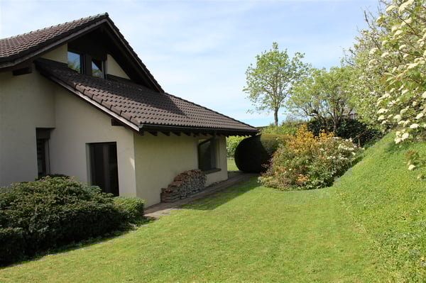 Charmantes 1.5-Zimmer-Einfamilienhaus mit grossem Garten in Oberwil-Lieli 3