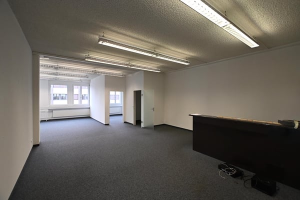 Moderne , sehr hohe und helle 1-Zimmer-Büroräume in Schlieren - zentral und gut erreichbar 17