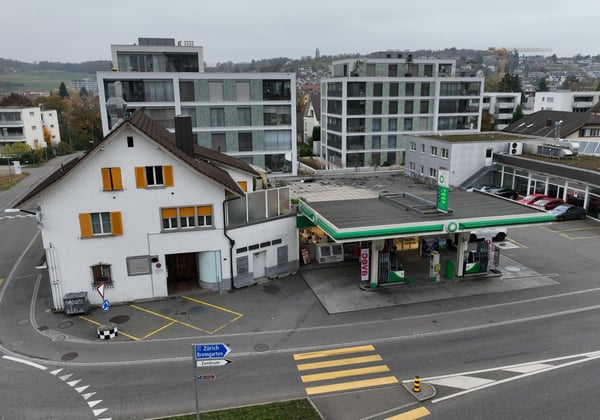 Zentral mit Potenzial und Tankstelle 1