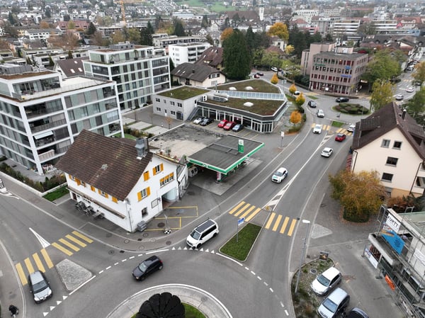 Zentral mit Potenzial und Tankstelle 7