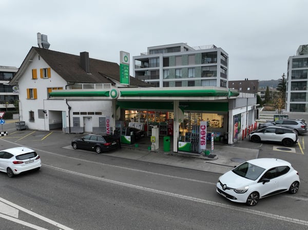 Zentral mit Potenzial und Tankstelle 2