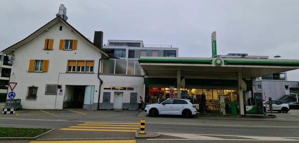 Zentral mit Potenzial und Tankstelle 6