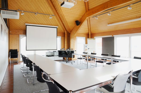 DEIN Platz zum Durchstarten! Direkt an der A1 4